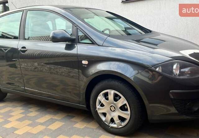 Сірий Сеат Altea, об'ємом двигуна 0 л та пробігом 159 тис. км за 6750 $, фото 1 на Automoto.ua