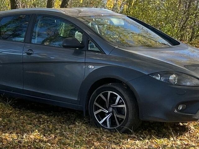 Сірий Сеат Altea, об'ємом двигуна 2 л та пробігом 65 тис. км за 13000 $, фото 1 на Automoto.ua