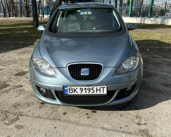 Синий Сеат Алтеа, объемом двигателя 2 л и пробегом 278 тыс. км за 5000 $, фото 1 на Automoto.ua