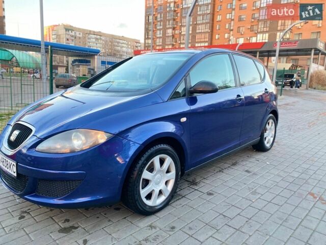 Синій Сеат Altea, об'ємом двигуна 1.6 л та пробігом 262 тис. км за 4550 $, фото 1 на Automoto.ua
