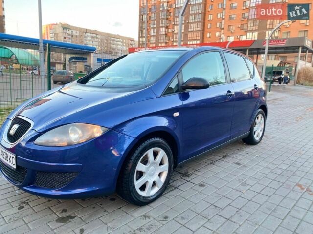 Синій Сеат Altea, об'ємом двигуна 1.6 л та пробігом 262 тис. км за 4600 $, фото 1 на Automoto.ua