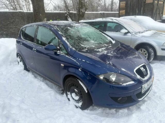 Синий Сеат Алтеа, объемом двигателя 2 л и пробегом 285 тыс. км за 2304 $, фото 1 на Automoto.ua