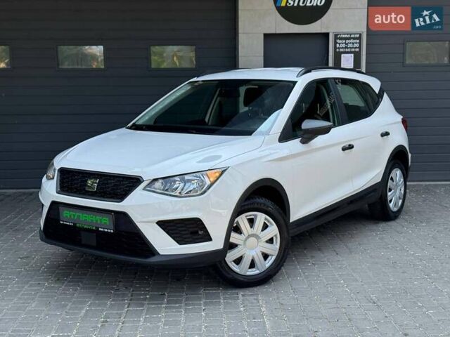 Білий Сеат Arona, об'ємом двигуна 1 л та пробігом 190 тис. км за 9900 $, фото 1 на Automoto.ua