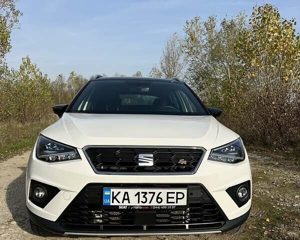 Білий Сеат Arona, об'ємом двигуна 1 л та пробігом 42 тис. км за 18000 $, фото 1 на Automoto.ua
