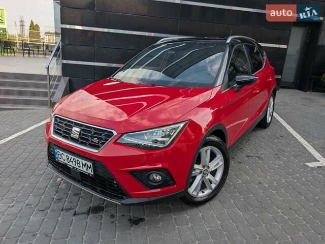 Червоний Сеат Arona, об'ємом двигуна 1 л та пробігом 32 тис. км за 18900 $, фото 1 на Automoto.ua