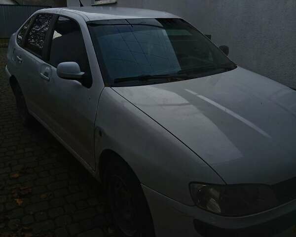 Сеат Кордоба 2001 в Иршава на Automoto.ua Белый Сеат Кордоба, объемом двигателя 0 л и пробегом 385 тыс. км за 2200 $, фото 1 на Automoto.ua