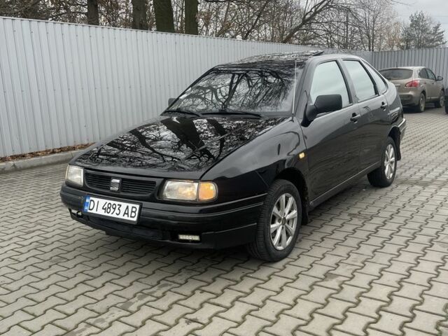 Черный Сеат Кордоба, объемом двигателя 1.6 л и пробегом 350 тыс. км за 1850 $, фото 1 на Automoto.ua