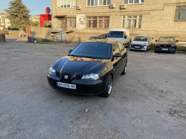Черный Сеат Кордоба, объемом двигателя 1.4 л и пробегом 267 тыс. км за 3900 $, фото 1 на Automoto.ua