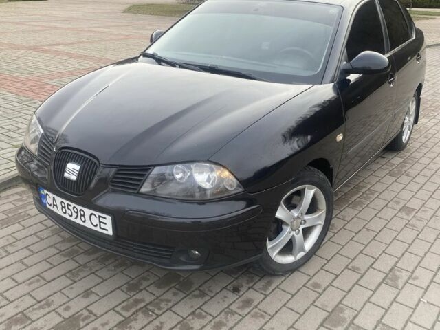 Черный Сеат Кордоба, объемом двигателя 2 л и пробегом 215 тыс. км за 4000 $, фото 1 на Automoto.ua