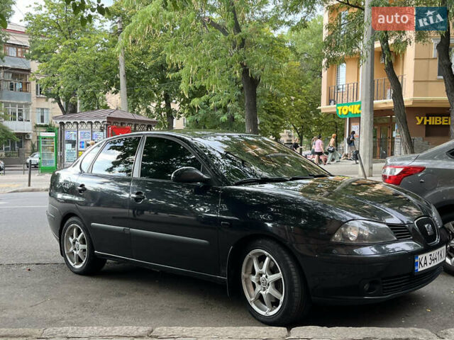 Черный Сеат Кордоба, объемом двигателя 2 л и пробегом 233 тыс. км за 4200 $, фото 1 на Automoto.ua