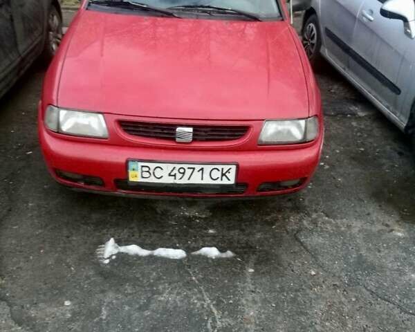 Красный Сеат Кордоба, объемом двигателя 1.4 л и пробегом 295 тыс. км за 2453 $, фото 1 на Automoto.ua