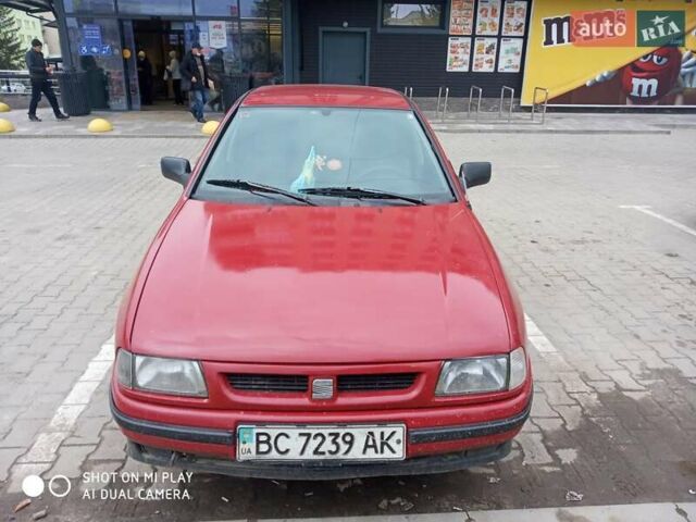 Червоний Сеат Cordoba, об'ємом двигуна 1.6 л та пробігом 229 тис. км за 1500 $, фото 1 на Automoto.ua