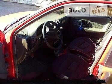 Красный Сеат Кордоба, объемом двигателя 1.4 л и пробегом 180 тыс. км за 2800 $, фото 1 на Automoto.ua