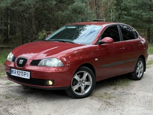 Красный Сеат Кордоба, объемом двигателя 2 л и пробегом 254 тыс. км за 4300 $, фото 1 на Automoto.ua
