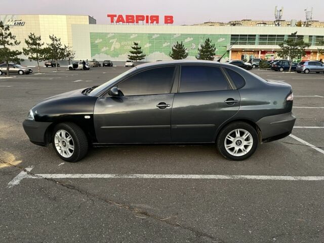 Сірий Сеат Cordoba, об'ємом двигуна 1.4 л та пробігом 210 тис. км за 2900 $, фото 1 на Automoto.ua