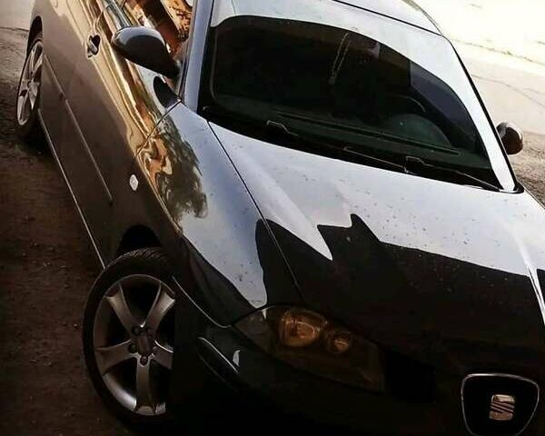 Сірий Сеат Cordoba, об'ємом двигуна 1.98 л та пробігом 200 тис. км за 5500 $, фото 1 на Automoto.ua