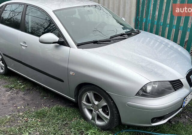 Сірий Сеат Cordoba, об'ємом двигуна 1.98 л та пробігом 205 тис. км за 3500 $, фото 1 на Automoto.ua