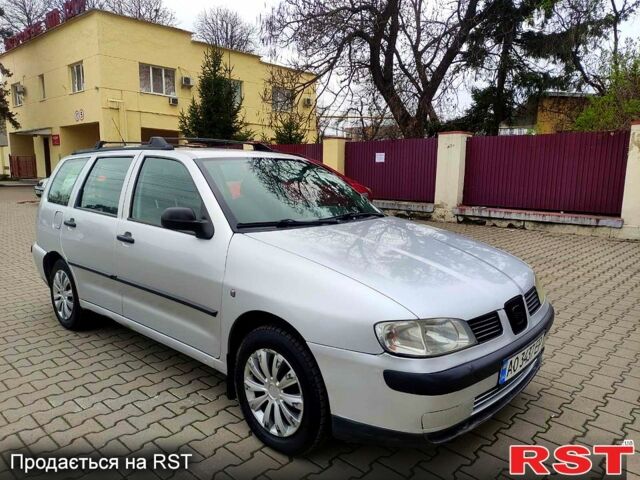 Серый Сеат Кордоба, объемом двигателя 1.4 л и пробегом 0 тыс. км за 2500 $, фото 1 на Automoto.ua