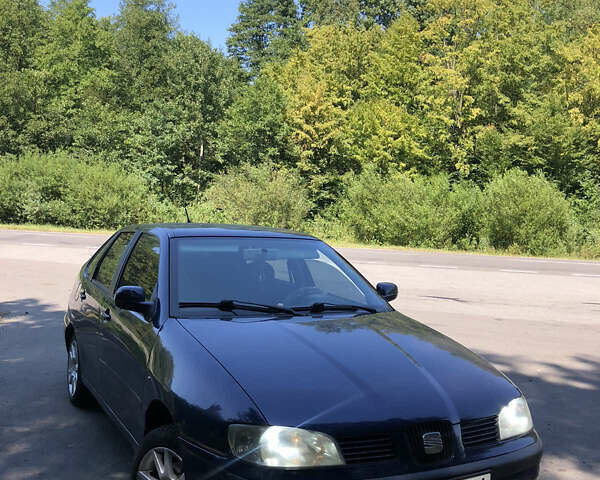 Синий Сеат Кордоба, объемом двигателя 1.6 л и пробегом 150 тыс. км за 3999 $, фото 1 на Automoto.ua