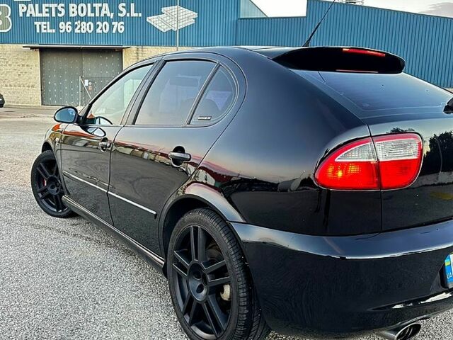 Чорний Сеат Купра, об'ємом двигуна 1.8 л та пробігом 260 тис. км за 9760 $, фото 1 на Automoto.ua