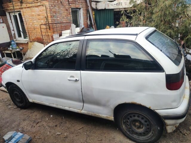 Белый Сеат Ибица, объемом двигателя 1.3 л и пробегом 180 тыс. км за 903 $, фото 1 на Automoto.ua