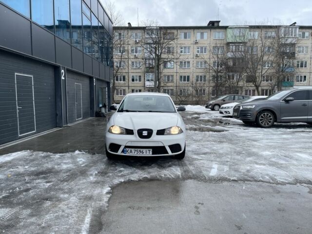 Белый Сеат Ибица, объемом двигателя 1.2 л и пробегом 200 тыс. км за 3300 $, фото 1 на Automoto.ua