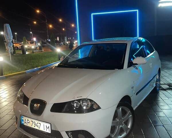 Білий Сеат Ibiza, об'ємом двигуна 1.4 л та пробігом 213 тис. км за 3800 $, фото 1 на Automoto.ua