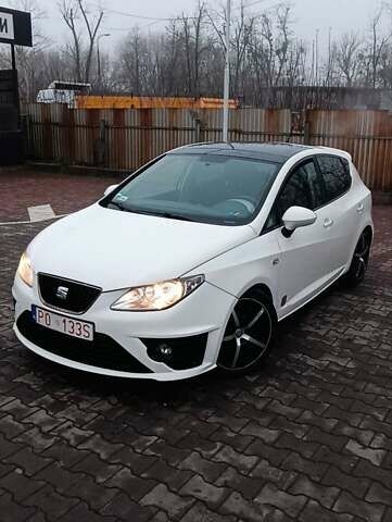 Белый Сеат Ибица, объемом двигателя 1.39 л и пробегом 197 тыс. км за 5000 $, фото 1 на Automoto.ua