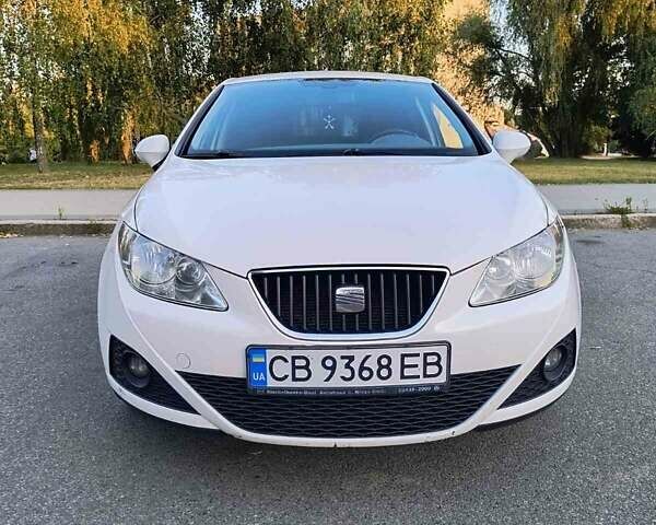 Белый Сеат Ибица, объемом двигателя 1.6 л и пробегом 200 тыс. км за 5900 $, фото 1 на Automoto.ua