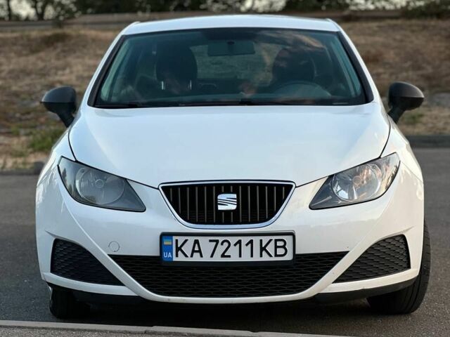 Белый Сеат Ибица, объемом двигателя 1.4 л и пробегом 208 тыс. км за 4600 $, фото 1 на Automoto.ua