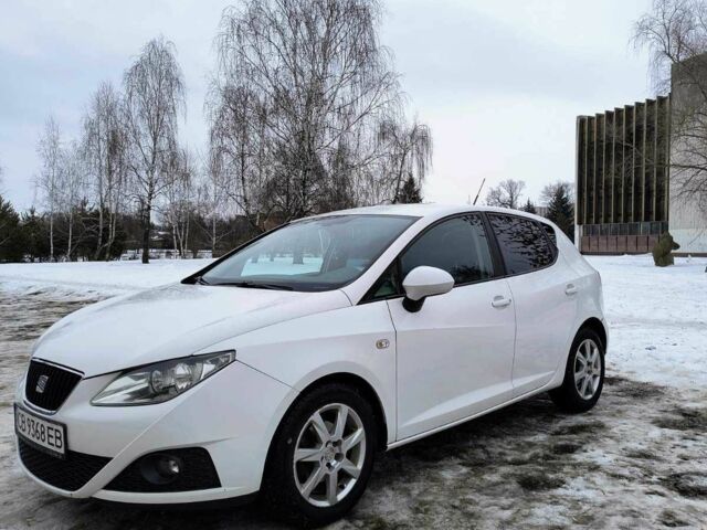 Белый Сеат Ибица, объемом двигателя 1.6 л и пробегом 300 тыс. км за 5500 $, фото 1 на Automoto.ua