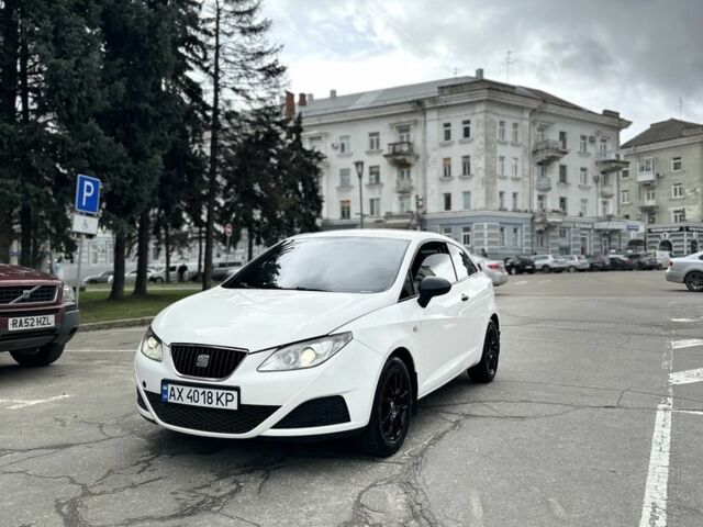 Белый Сеат Ибица, объемом двигателя 1.4 л и пробегом 230 тыс. км за 3999 $, фото 1 на Automoto.ua
