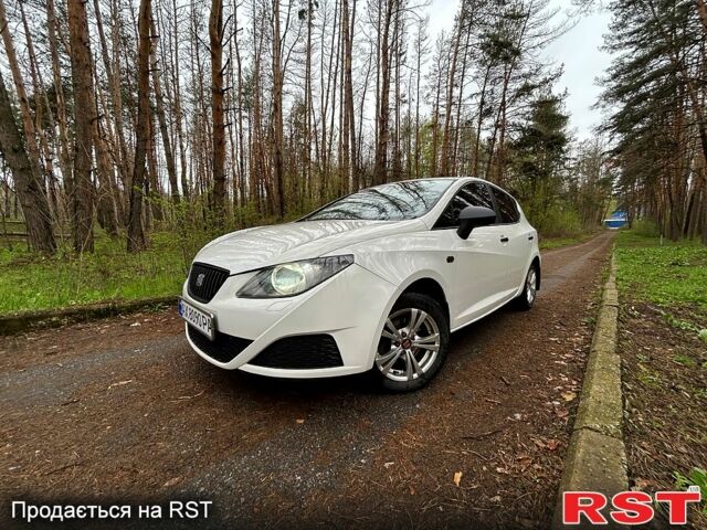 Белый Сеат Ибица, объемом двигателя 1.4 л и пробегом 150 тыс. км за 5950 $, фото 1 на Automoto.ua