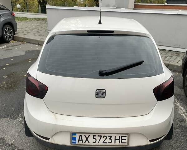 Белый Сеат Ибица, объемом двигателя 1.39 л и пробегом 140 тыс. км за 5000 $, фото 1 на Automoto.ua