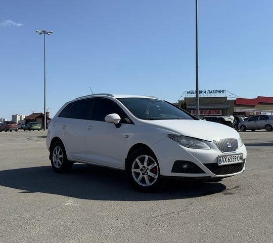 Білий Сеат Ibiza, об'ємом двигуна 1.2 л та пробігом 207 тис. км за 5500 $, фото 1 на Automoto.ua