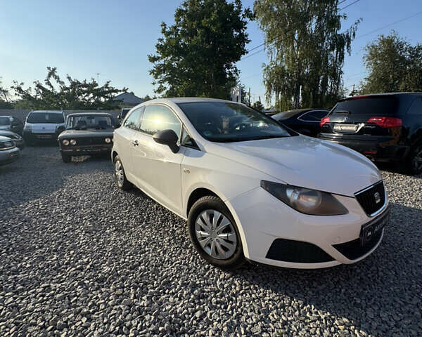 Белый Сеат Ибица, объемом двигателя 1.2 л и пробегом 208 тыс. км за 5100 $, фото 1 на Automoto.ua