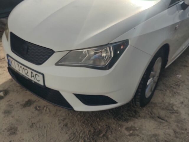 Сеат Ибица 2012 в Обухове на Automoto.ua Белый Сеат Ибица, объемом двигателя 1.2 л и пробегом 280 тыс. км за 7300 $, фото 1 на Automoto.ua