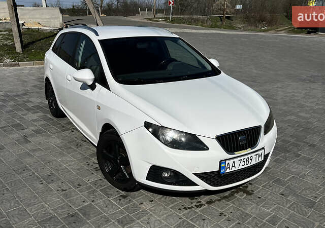 Білий Сеат Ibiza, об'ємом двигуна 1.39 л та пробігом 218 тис. км за 5500 $, фото 1 на Automoto.ua