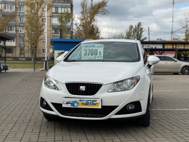 Сеат Ибица 2012 в Кривом Роге на Automoto.ua Белый Сеат Ибица, объемом двигателя 0 л и пробегом 165 тыс. км за 7750 $, фото 1 на Automoto.ua