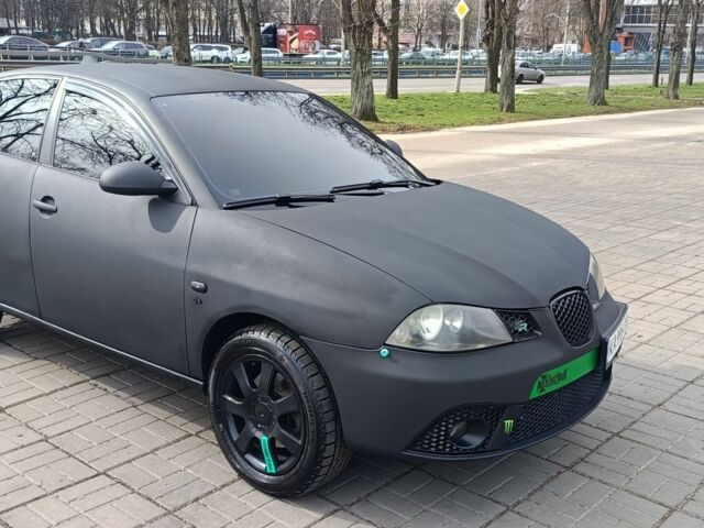 Черный Сеат Ибица, объемом двигателя 2 л и пробегом 400 тыс. км за 4900 $, фото 1 на Automoto.ua