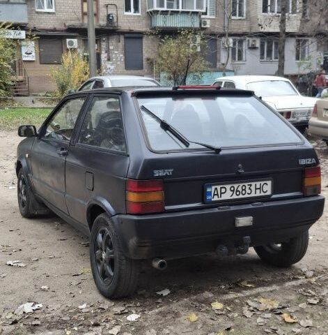 Черный Сеат Ибица, объемом двигателя 0 л и пробегом 320 тыс. км за 1000 $, фото 1 на Automoto.ua