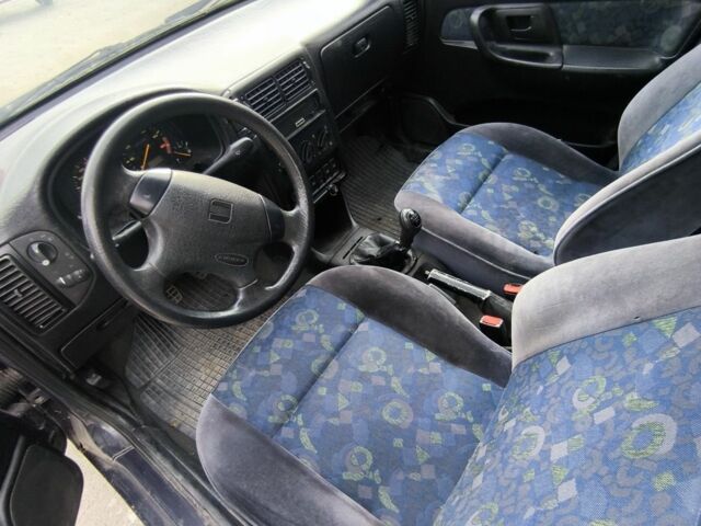 Чорний Сеат Ibiza, об'ємом двигуна 1 л та пробігом 200 тис. км за 946 $, фото 1 на Automoto.ua