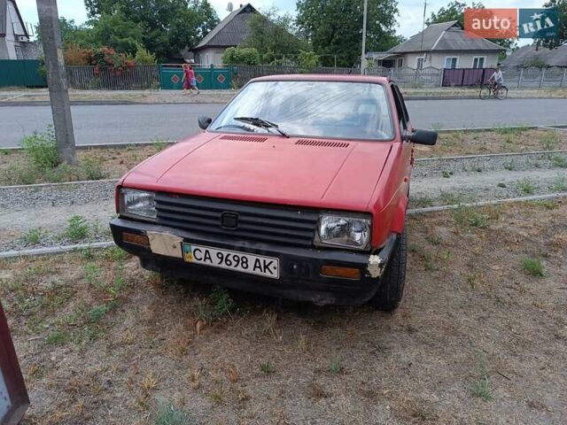 Червоний Сеат Ibiza, об'ємом двигуна 0 л та пробігом 204 тис. км за 800 $, фото 1 на Automoto.ua