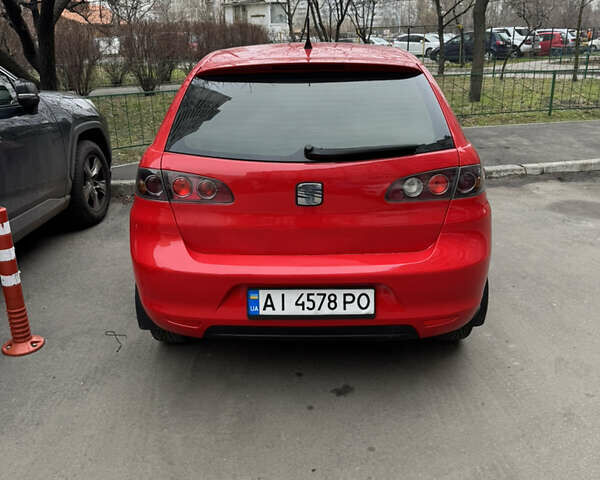Красный Сеат Ибица, объемом двигателя 1.39 л и пробегом 300 тыс. км за 4300 $, фото 1 на Automoto.ua