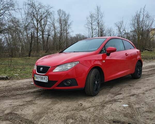 Червоний Сеат Ibiza, об'ємом двигуна 1.2 л та пробігом 250 тис. км за 5400 $, фото 1 на Automoto.ua
