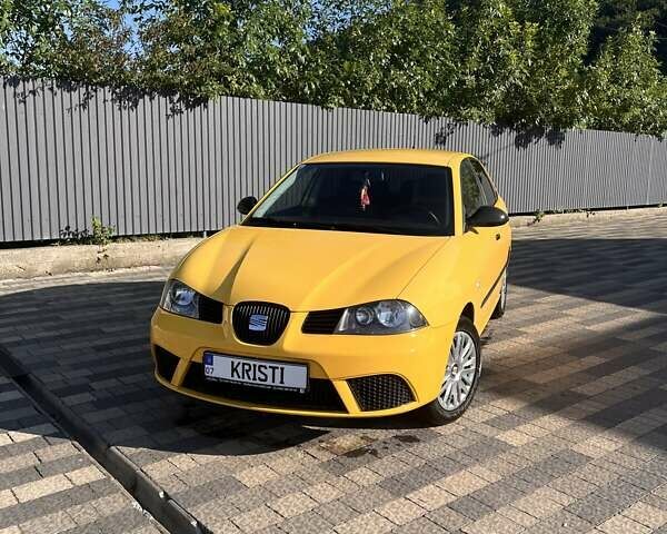 Желтый Сеат Ибица, объемом двигателя 1.2 л и пробегом 193 тыс. км за 3999 $, фото 1 на Automoto.ua