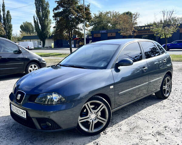 Серый Сеат Ибица, объемом двигателя 2 л и пробегом 261 тыс. км за 4200 $, фото 1 на Automoto.ua