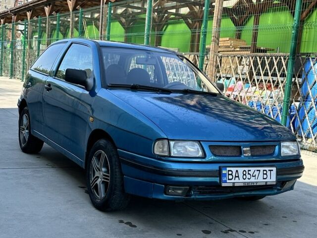 Синий Сеат Ибица, объемом двигателя 1.4 л и пробегом 330 тыс. км за 1605 $, фото 1 на Automoto.ua