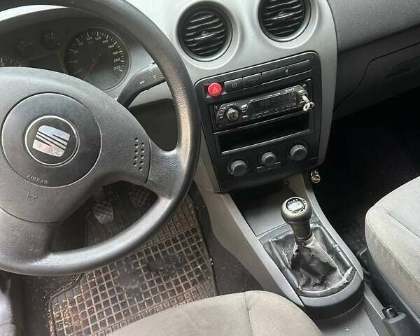 Зелений Сеат Ibiza, об'ємом двигуна 1.39 л та пробігом 239 тис. км за 3999 $, фото 1 на Automoto.ua