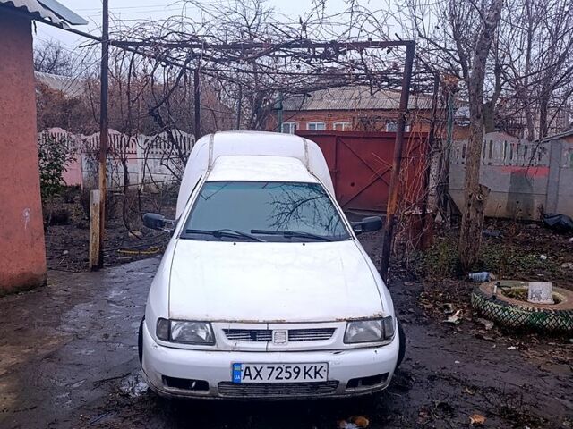 Белый Сеат Инка, объемом двигателя 1.4 л и пробегом 250 тыс. км за 910 $, фото 1 на Automoto.ua